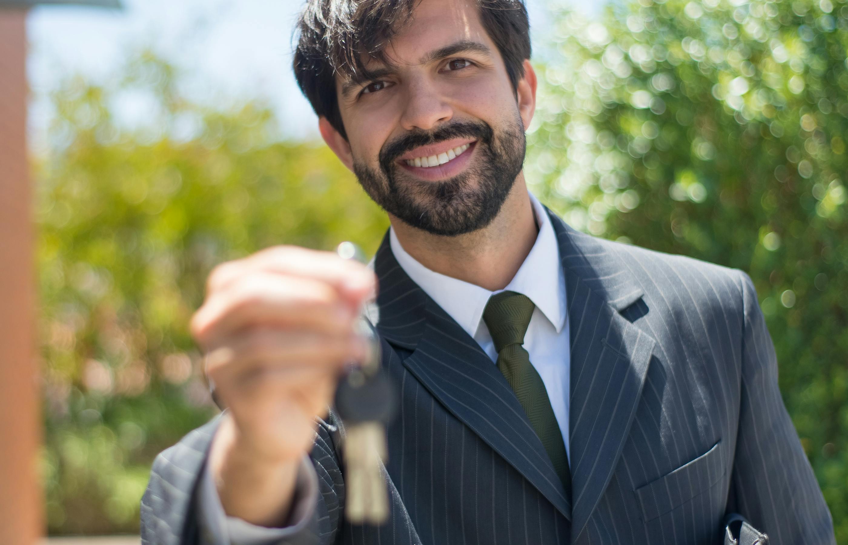 Agent immobilier en conseil client