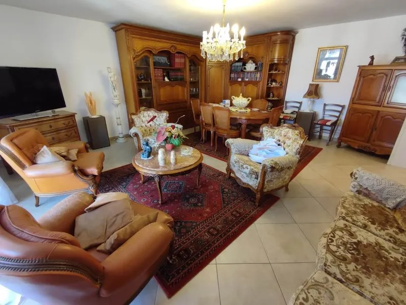 BEL APPARTEMENT 3 CHAMBRES AVEC GARAGE 