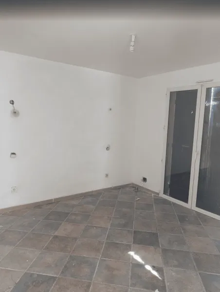 VILLA AVEC JARDIN ET TERRASSE A  ESPIRA DE L AGLY